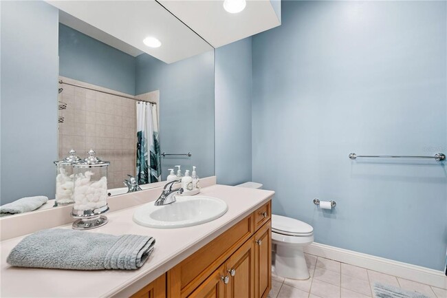 Building Photo - 515 5th Ave NE