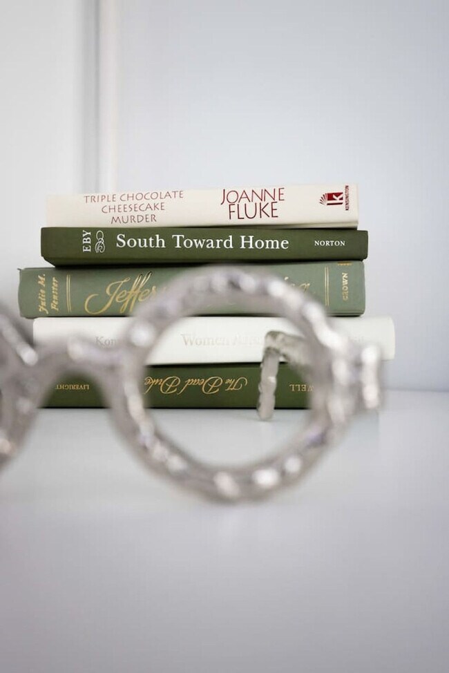 Building Photo - 12607 Larchmere Blvd