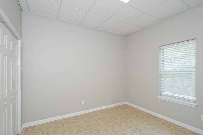 Building Photo - 4548 White Rd
