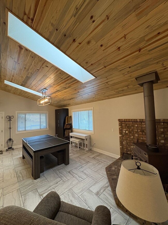 Building Photo - Gorgeous Furnished Country Club Rental