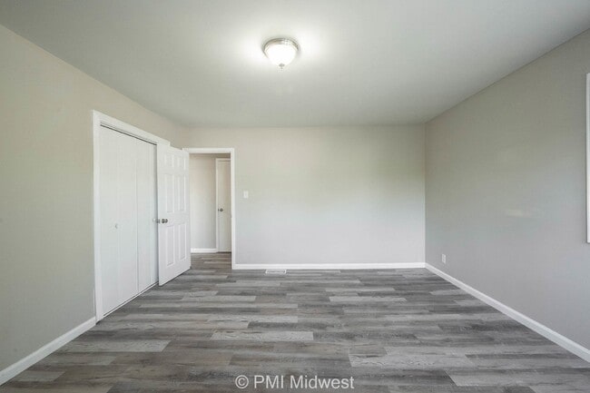 Building Photo - 6276 Eastgate Ave