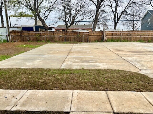 Parking Lot - 5827 Grayson St