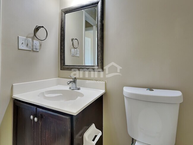 Building Photo - 6472 Daybreak Dr