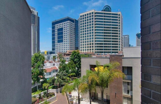 Building Photo - 850 State St