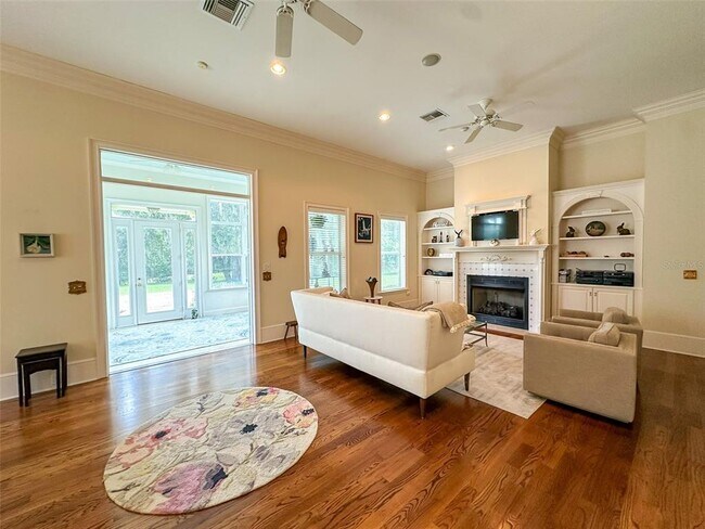 Building Photo - 6425 NW 202nd Pl