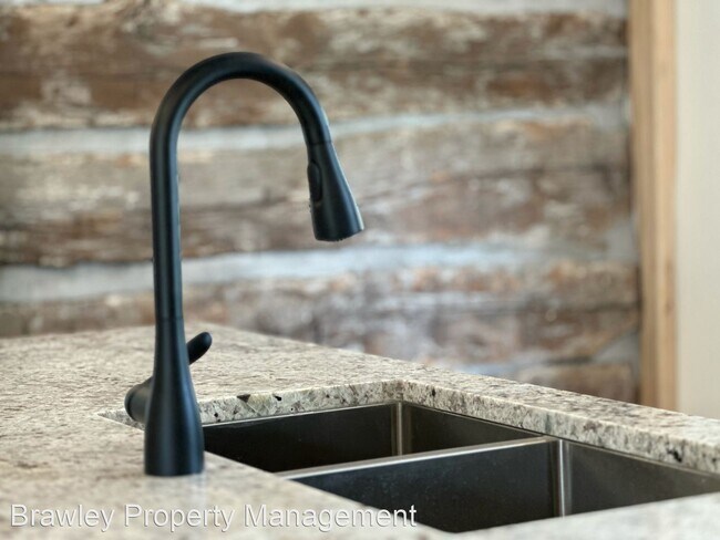 Building Photo - 8 br, 6 bath House - 514 W Kirkwood Ave