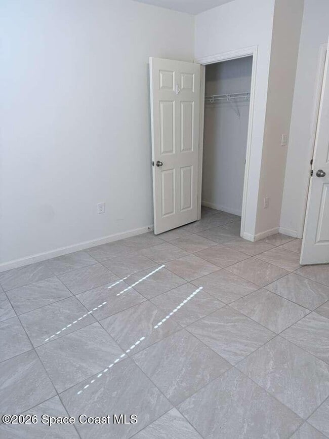 Building Photo - 609 Concha St NW