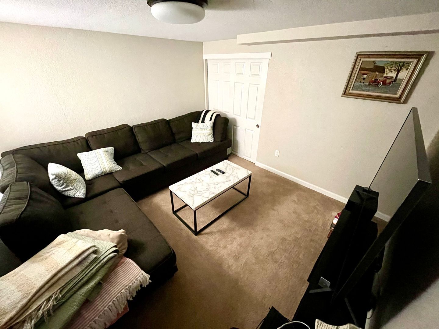 Building Photo - 4585 Martin Dr