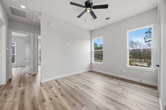 Building Photo - 6112 De Campo St