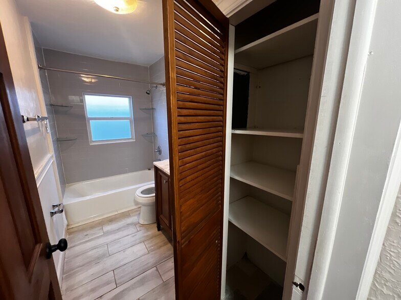 Building Photo - 3730 3rd Ave N