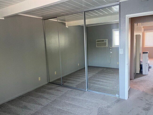 Building Photo - 1475 Marclair Dr