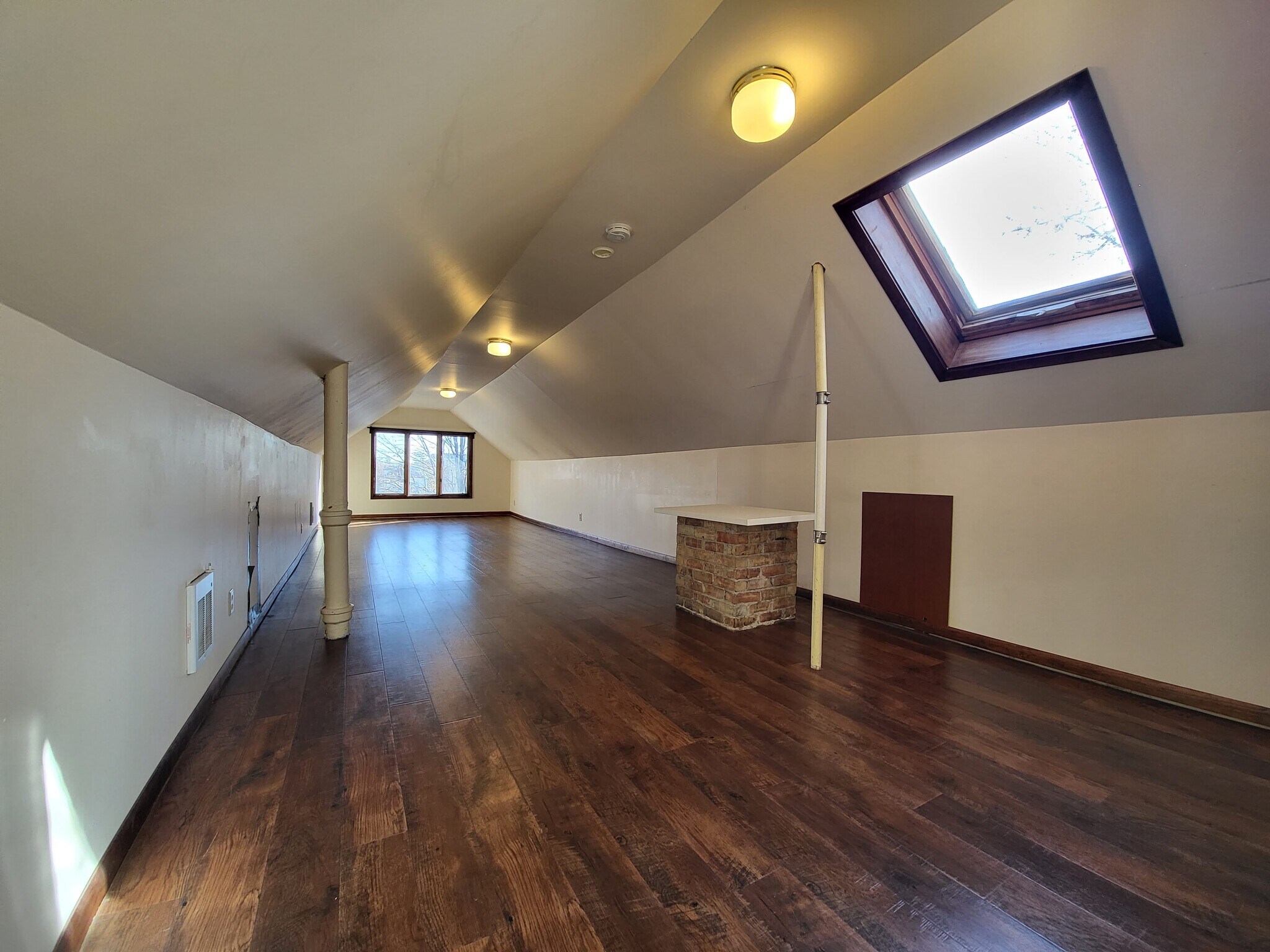 Building Photo - 3240 Pillsbury Ave S