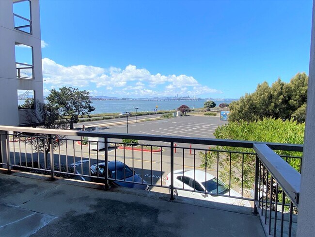 Building Photo - Studio Condo Available Now