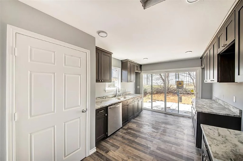 Building Photo - 1100 Primrose Dr