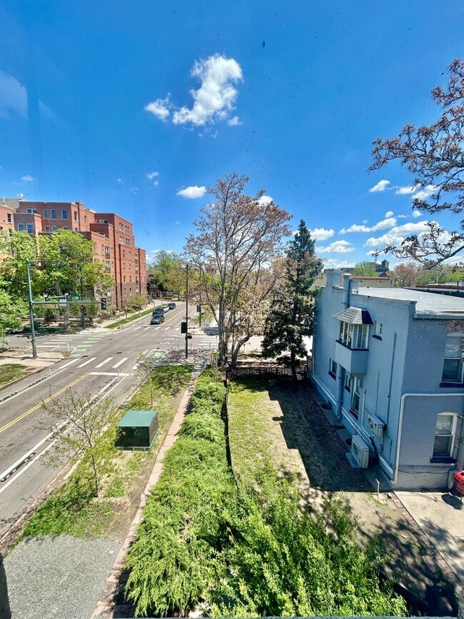 Building Photo - Charming Historic Condo in the Heart of Up...