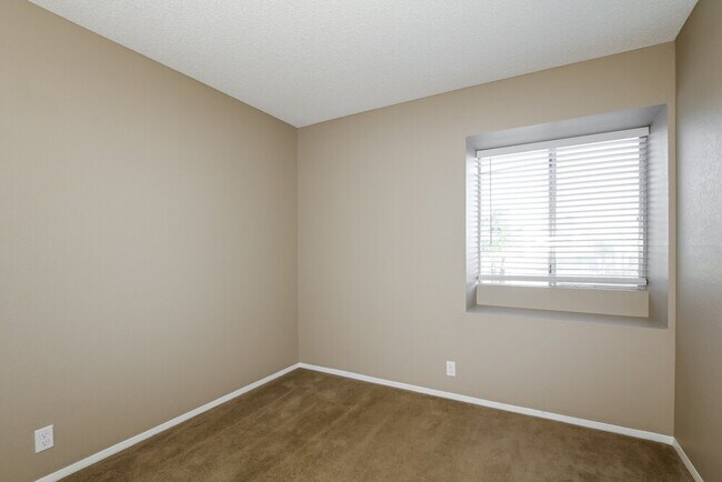 Building Photo - 3938 W Whispering Wind Dr