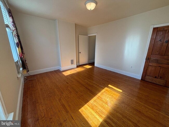 Building Photo - 214 East St