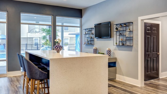 Building Photo - The Venetian Student Living