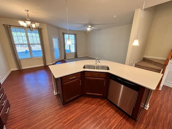 Building Photo - 1005 Epiphany Rd