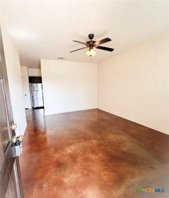 Building Photo - 614 B Karey Dr
