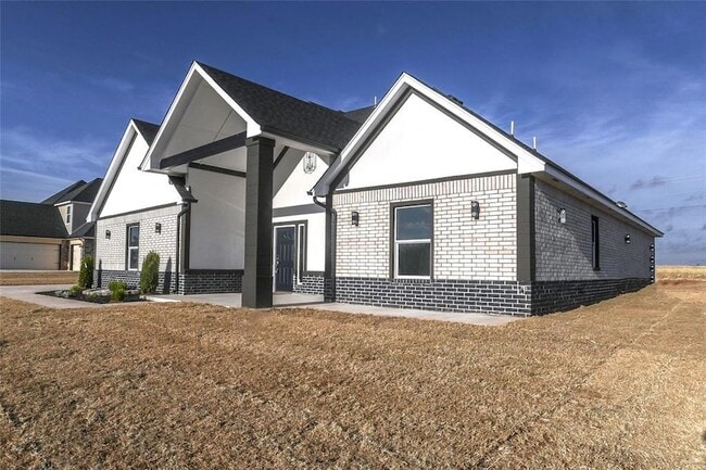 Building Photo - 4715 White Tail Ct
