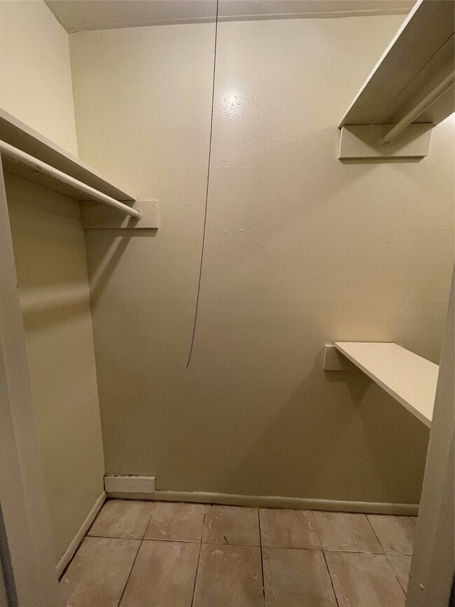 Building Photo - 9434 Tooley Dr