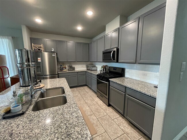 Building Photo - 25511 Northpark Lake Dr