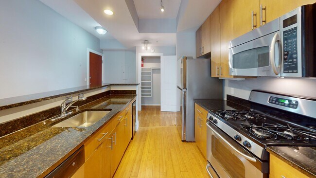 Building Photo - Chinatown 1,000 Square Foot PLUS W/Private Balcony, Fitness Center & More!