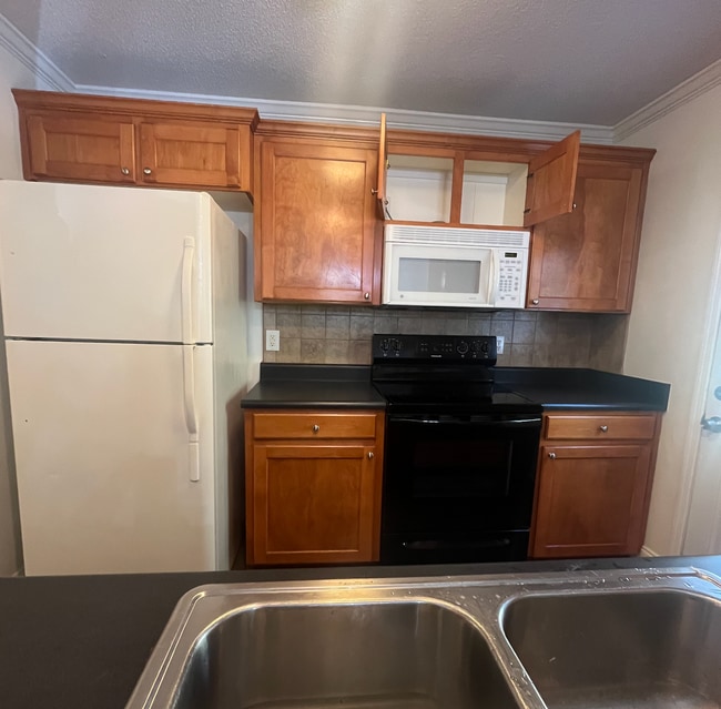 Building Photo - 108 Bentwood Cir