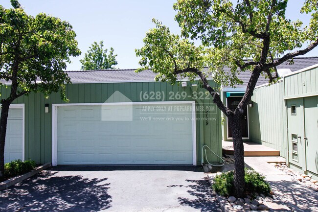 Building Photo - 3739 Clayton Rd