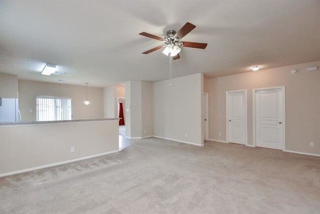 Building Photo - 6127 Carver Pines Dr