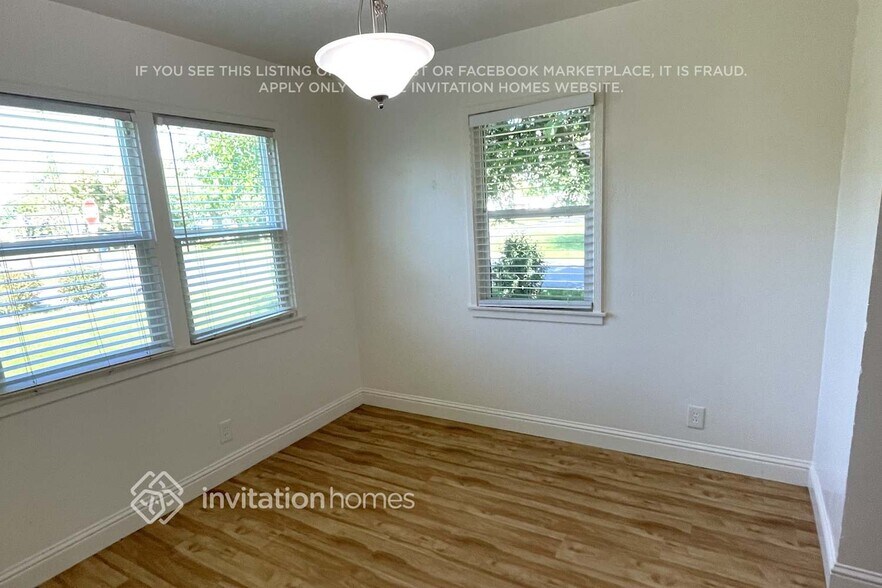 Building Photo - 3096 Yellowstone Ln