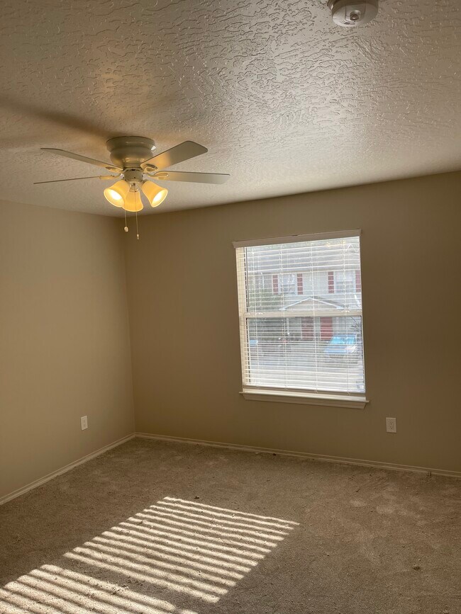 Building Photo - 1829 Shay Lin Ct