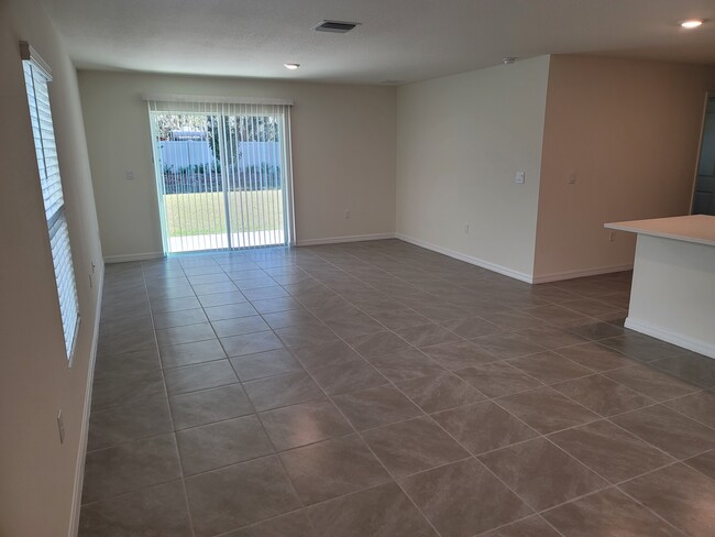 Living/Dining Room - 3226 Evenmore Wy