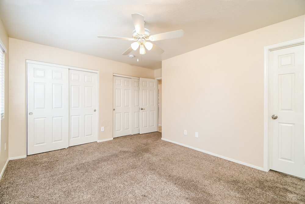 Building Photo - 1123 E Stardust Way