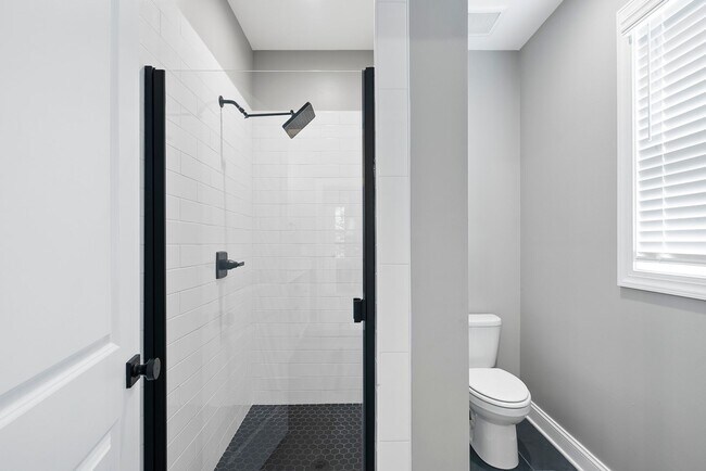 Building Photo - Charming Modern Farmhouse with 3 Bedrooms ...