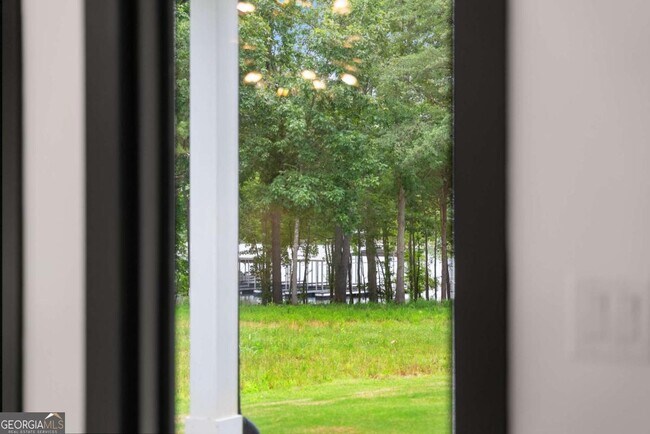 Building Photo - 151 S Pointe Dr