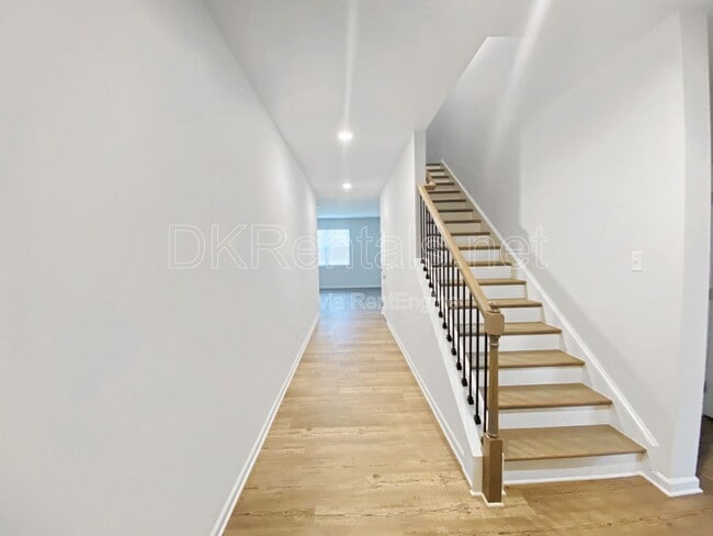 Building Photo - 273 Summerwood Ln