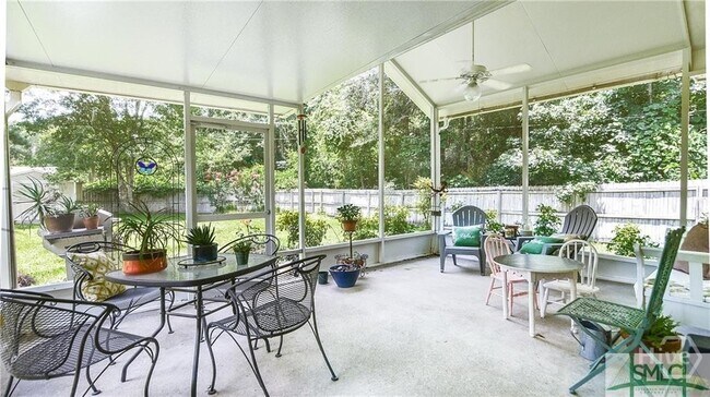 Building Photo - 135 Hermitage Dr