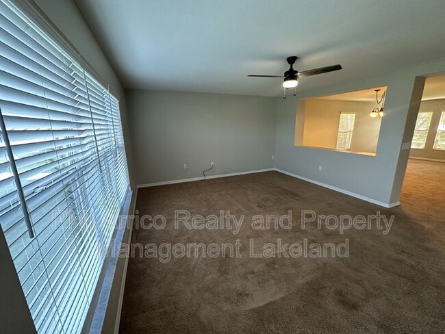 Building Photo - 6955 Lake Eaglebrooke Dr