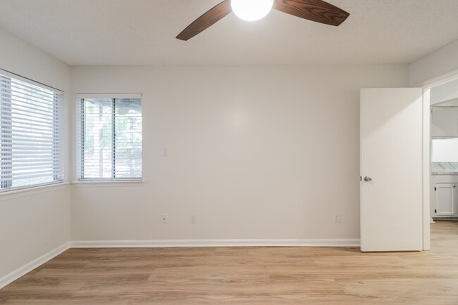Building Photo - 2539 Stockbridge Dr