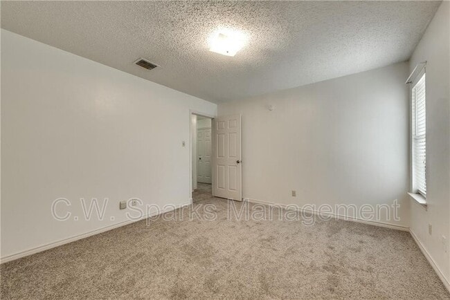 Building Photo - 3043 Modella Ave