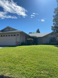 Building Photo - Lovely Home in E. Redding!!