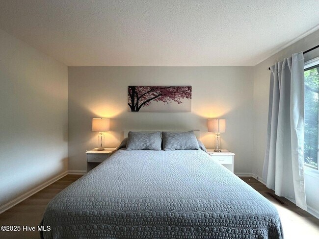 Building Photo - 1010 Monticello Dr