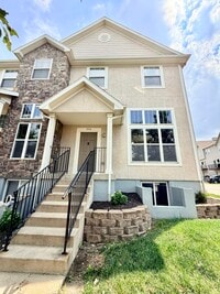 Building Photo - 224 N Hedge Ln