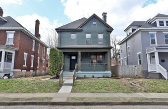 Building Photo - 423 Stoddart Ave