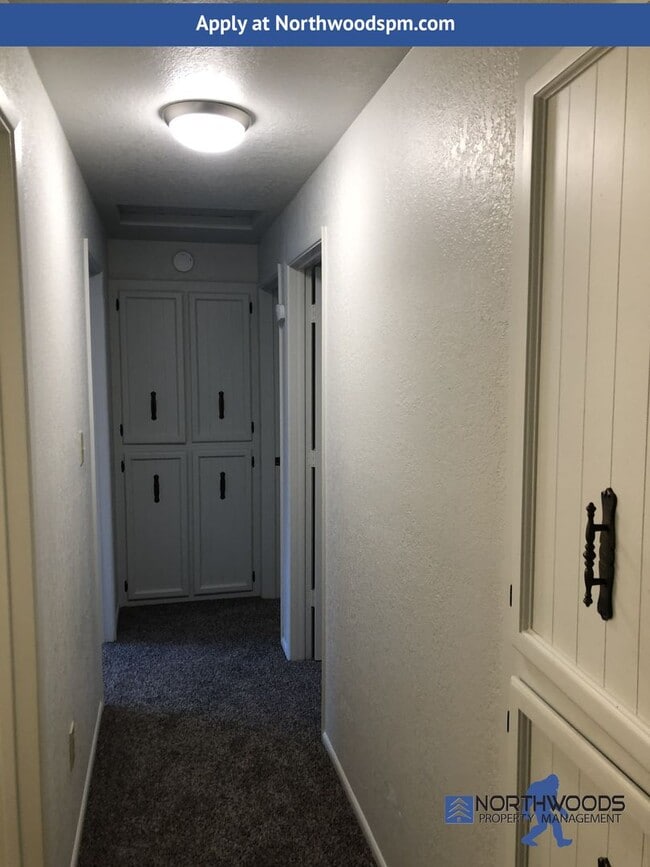 Building Photo - Nice 2 Story 3 Bedroomd 2 Bathrooms-Townhome