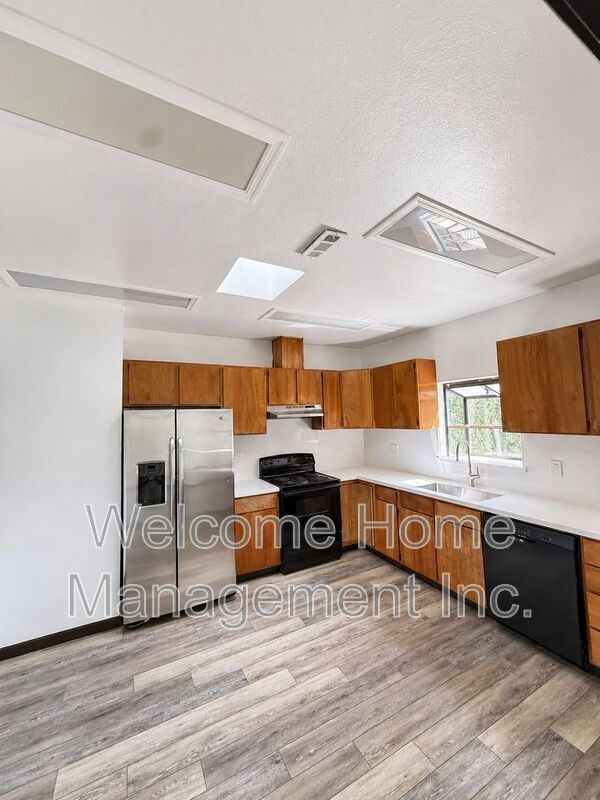 Building Photo - 663 F St