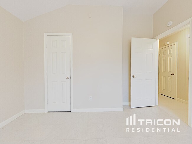 Building Photo - 3446 Edgecreek Dr
