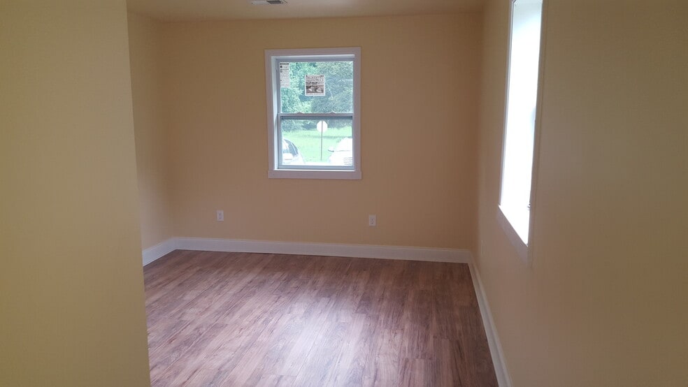 Building Photo - 2628 Wren Cir